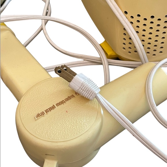 Vintage 1970s GE Superblow Pistol blow dryer with multiple settings. 💗 - Picture 8 of 10
